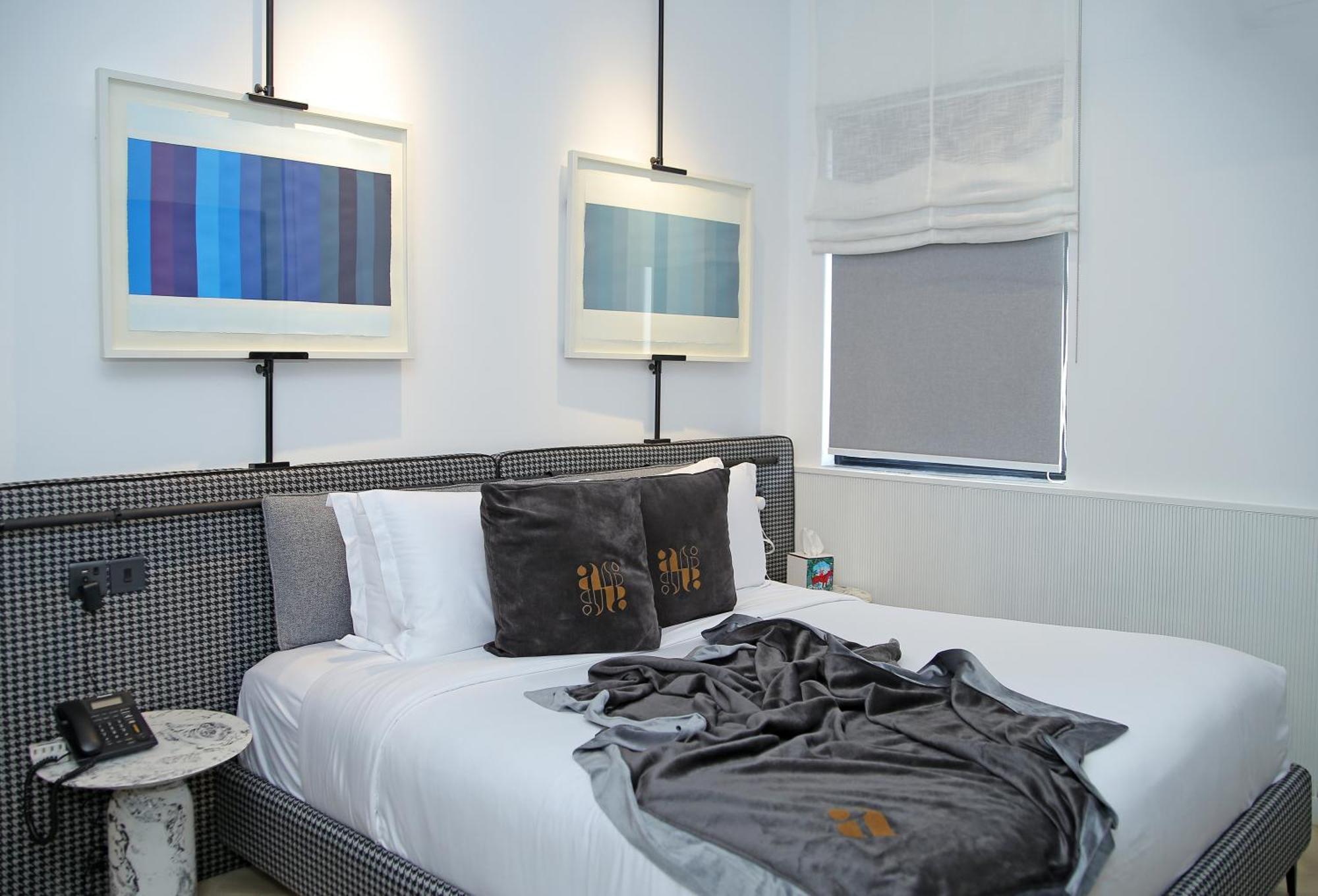 Ambiance Boutique Art Hotel 라호르 객실 사진 A bedroom at the Standard East Village